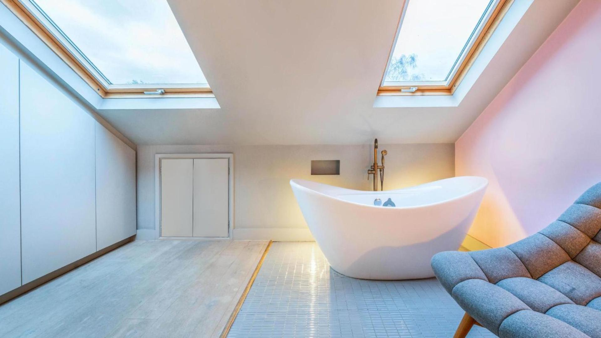 Spacious 4br Retreat With Private Garden Zone 3 Londres