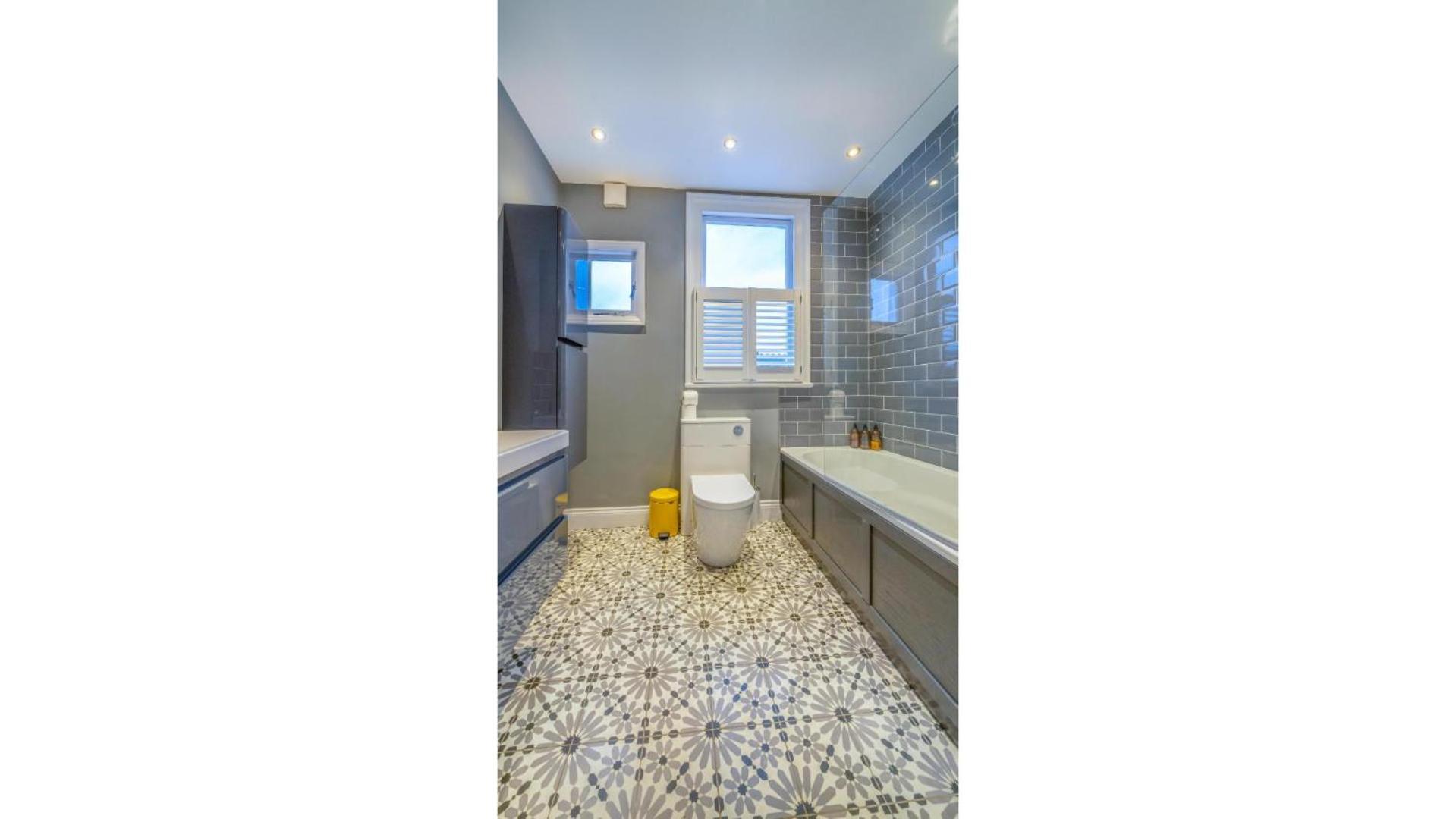 Spacious 4br Retreat With Private Garden Zone 3 Сasa de vacaciones
